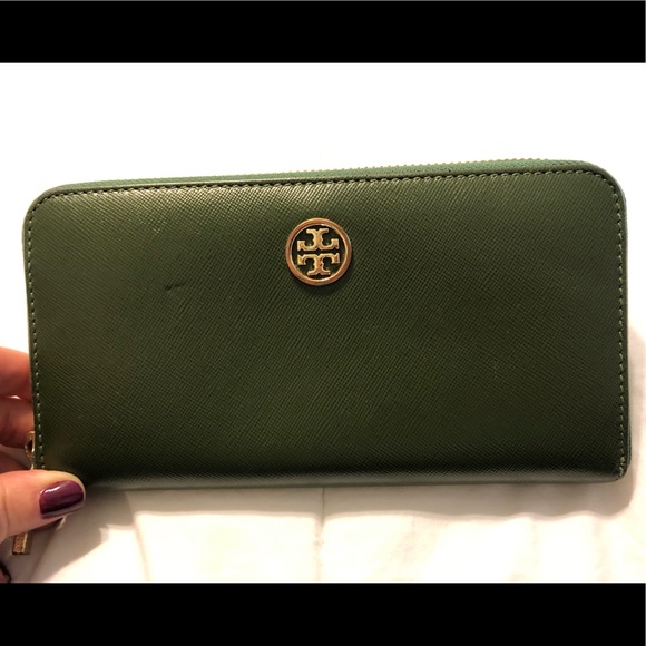 Tory Burch Handbags - Tory Burch Wallet